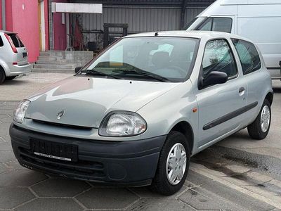 Usata Renault Clio II Basis 58 CV (42 kW) 1999 Argento Berlina