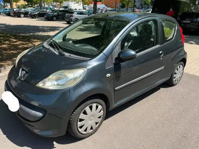 Gebraucht Peugeot 107 68 PS (50 kW) 2005 Schwarz Kleinwagen