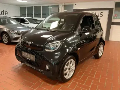 Gebraucht Smart ForTwo Electric Drive 60 kW (82 PS) 2021 Tridion black/body panels blac Cabrio