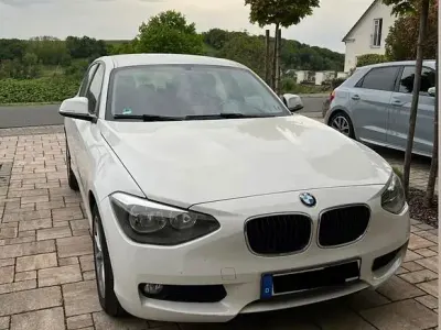Gebraucht BMW 114 102 PS (75 kW) 2014 Weiß Kleinwagen
