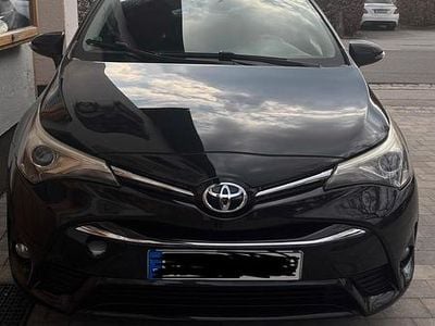 Gebraucht Toyota Avensis 143 PS (105 kW) 2015 Schwarz Kombi