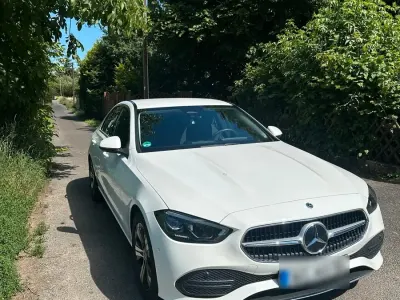 Gebraucht Mercedes C220 Avantgarde 220 PS (161 kW) 2021 Weiß Limousine
