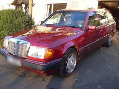 Gebraucht Mercedes E230 132 PS (97 kW) 1992 Rot Kombi