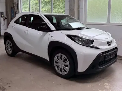Gebraucht Toyota Aygo X Business Edition 72 PS (52 kW) 2024 Weiß SUV