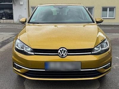 Gebraucht VW Golf VII Join 116 PS (85 kW) 2019 Gelb Limousine