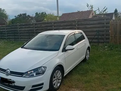 Gebraucht VW Golf VII 105 PS (77 kW) 2015 Weiß Limousine