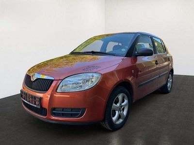 Używany Skoda Fabia Classic 60 KM (44 kW) 2009 Pomarańczowy Hatchback