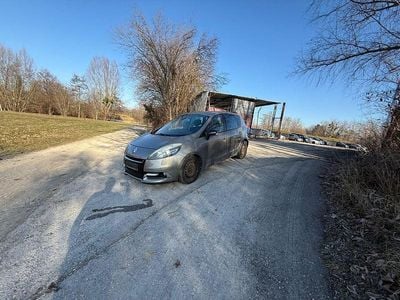 Gebraucht 2013 Renault Scénic III Bose Edition Van / Kleinbus | 1.999 € (Superpreis)