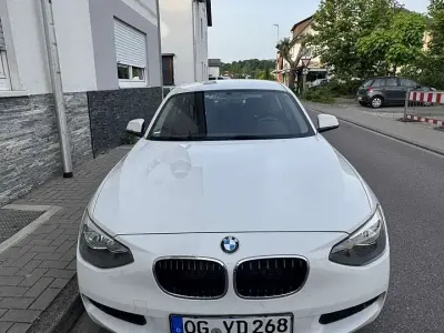 Gebraucht BMW 114 102 PS (75 kW) 2013 Weiß Kleinwagen