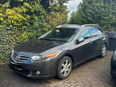 Grau Gebraucht 2011 Honda Accord Kombi | 7.200 €
