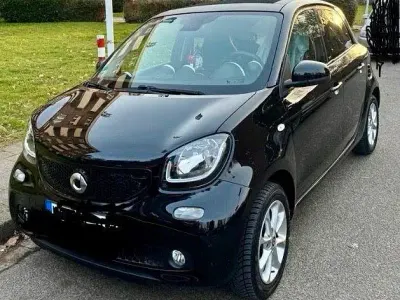 Używany Smart ForFour Passion 71 KM (52 kW) 2015 Czarny Hatchback