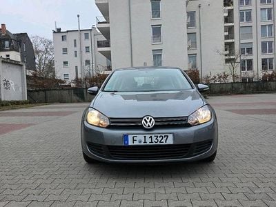 Grau Gebraucht 2010 VW Golf VI Kleinwagen | 4.750 € (Fairer Preis)