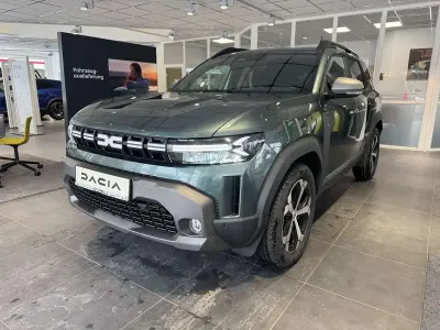 Neu Dacia Duster Journey 122 PS (89 kW) 2025 Terracottabraun metallic SUV