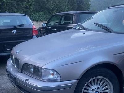 BMW 523