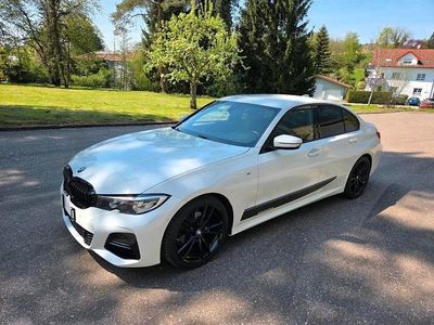 Gebraucht BMW 320 M Performance 190 PS (139 kW) 2019 Weiß Limousine