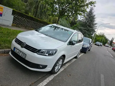 Gebraucht VW Touran 105 PS (77 kW) 2012 Weiß Van / Kleinbus