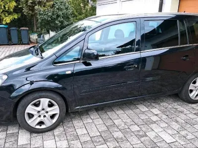 Gebraucht Opel Zafira 125 PS (91 kW) 2011 Schwarz Van / Kleinbus