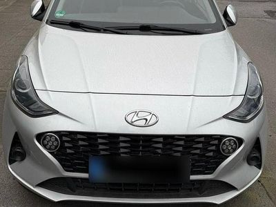 Gebraucht Hyundai i10 Edition 30 67 PS (49 kW) 2021 Silber Kleinwagen