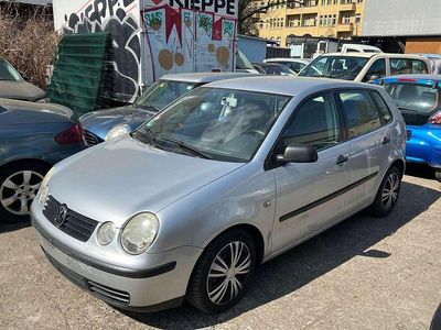 Gebraucht VW Polo Comfortline 64 PS (47 kW) 2002 Silber Kleinwagen