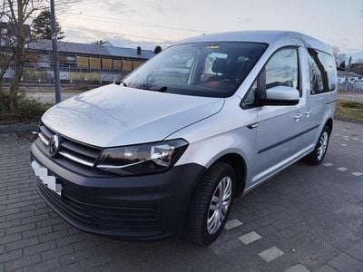 Gebraucht VW Caddy Trendline 125 PS (91 kW) 2015 Silber Van / Kleinbus