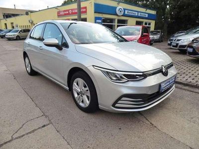 Gebraucht VW Golf VIII Life 131 PS (96 kW) 2020 Reflexsilber Limousine