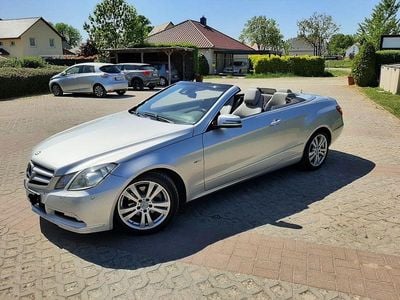 Gebraucht Mercedes E220 Avantgarde 170 PS (125 kW) 2010 Silber Cabrio