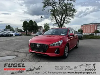 Używany Hyundai i30 Style 120 KM (88 kW) 2018 Czerwony Kombi