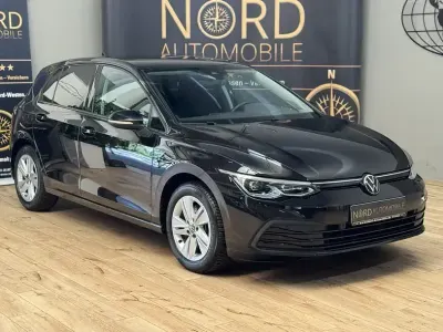 Gebraucht VW Golf VIII Life 150 PS (110 kW) 2023 Schwarz Limousine