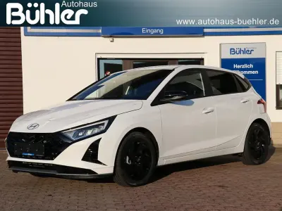Neu Hyundai i20 Blackline 90 PS (66 kW) 2026 Atlas white Kleinwagen