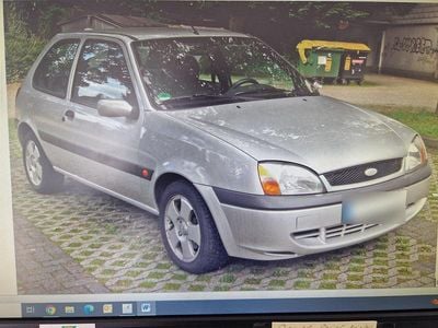 Gebraucht Ford Fiesta 70 PS (51 kW) 1999 Silber Kleinwagen