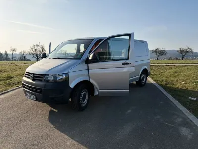 Gebraucht VW T5 102 PS (75 kW) 2014 Silber Van