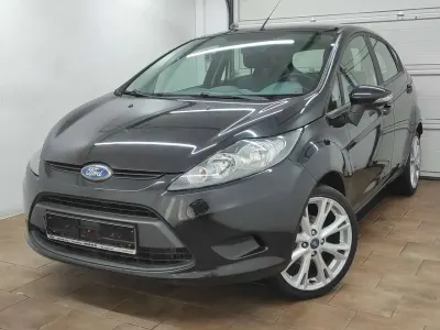 Gebraucht Ford Fiesta 82 PS (60 kW) 2010 Pantherschwarz metallic Kleinwagen