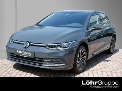 Gebraucht VW Golf VIII Style 150 PS (110 kW) 2024 Uranograu Limousine
