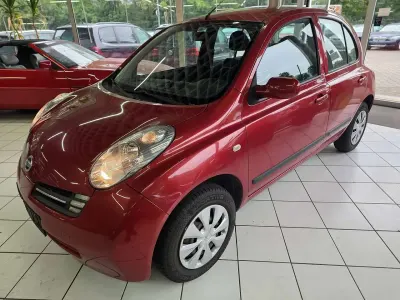 Gebraucht Nissan Micra City 65 PS (47 kW) 2004 Emotion red (m) Kleinwagen