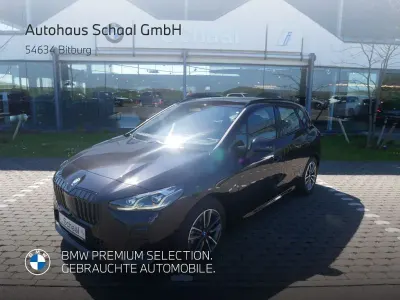 Gebraucht BMW 220 M Sport 156 PS (114 kW) 2025 Schwarz Van / Kleinbus