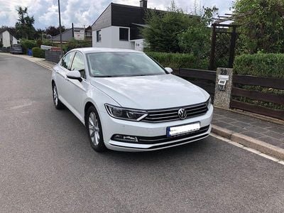 Weiß Gebraucht 2018 VW Passat Comfortline Limousine | 15.400 € (Guter Preis)