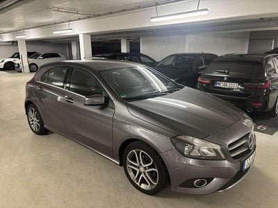Gebraucht Mercedes A180 Urban 109 PS (80 kW) 2013 Limousine