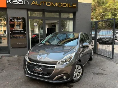 Gebraucht Peugeot 208 Active 83 PS (61 kW) 2019 Platiniumgrau/metallic Kleinwagen