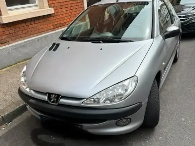 Gebraucht Peugeot 206 75 PS (55 kW) 2005 Silber Coupé