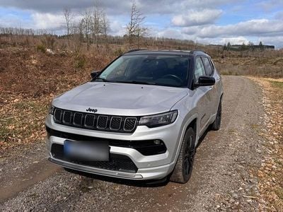 Second-hand Jeep Compass 241 CP (177 kW) 2022 Argintiu SUV