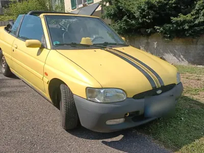 Gebraucht Ford Escort Cabriolet 115 PS (84 kW) 1996 Gelb Cabrio