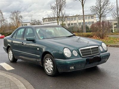 Mercedes E230