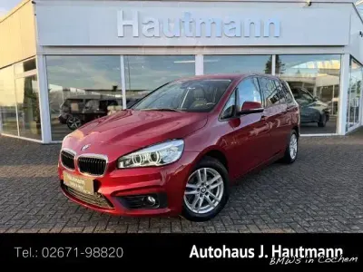 Gebraucht BMW 218 Gran Tourer Advantage 150 PS (110 kW) 2016 Rot Van / Kleinbus