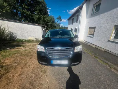 Gebraucht Chrysler Voyager 200 PS (147 kW) 2009 Schwarz Van / Kleinbus