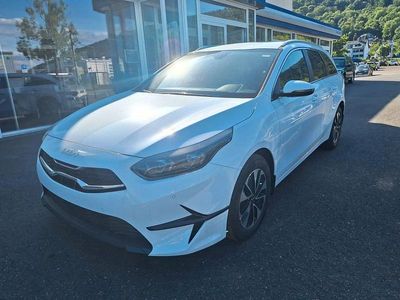 Weiß Neu 2025 Kia Ceed Gold Kleinwagen | 25.990 € (Fairer Preis)