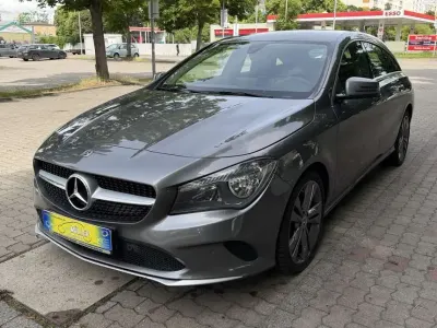 Gebraucht Mercedes CLA220 Shooting Brake 184 PS (135 kW) 2019 Mountaingrau  met. Kombi