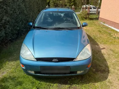 Gebraucht Ford Focus 100 PS (73 kW) 2001 Blau Kombi