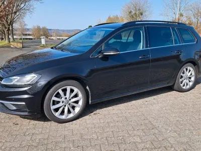 Gebraucht VW Golf VII Highline 150 PS (110 kW) 2019 Schwarz Kombi