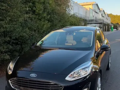 Gebraucht Ford Fiesta 101 PS (74 kW) 2017 Schwarz Kleinwagen