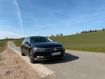 Second-hand VW Passat Highline 150 CP (110 kW) 2016 Negru Break